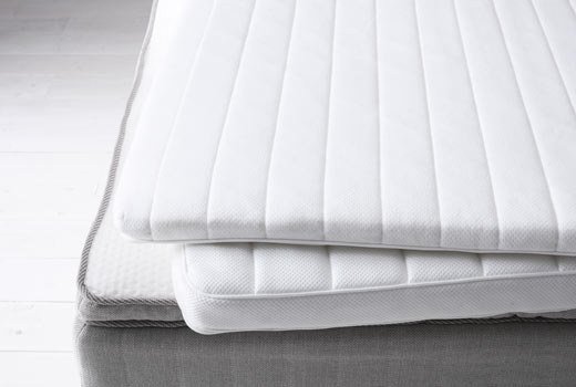 15. 幫你的床墊加一層泡綿或是羽毛的床墊，讓你可以睡得更舒適。<BR><BR>