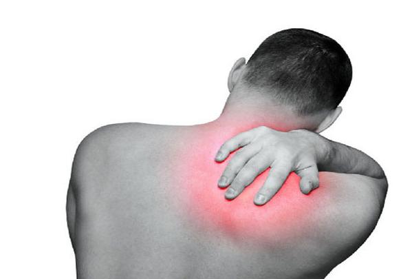 45歲男子「右肩膀疼痛」，檢查確診「肝癌」後崩潰......醫生：都是這「2個習慣」害的！
