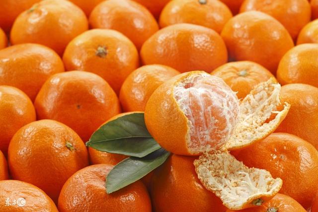 冬天吃橘子要注意，這4類人最好一口都不要吃