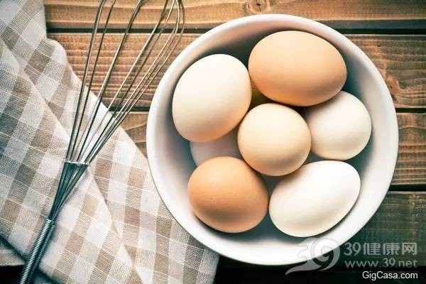 醫生警告！吃完雞蛋後絕對不能吃這【7種東西】，不然會腹瀉中毒！