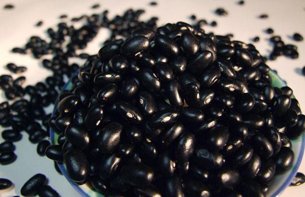 黑豆這樣吃，竟能「去掉大肚子、軟化血管」…吃補藥不如吃它！