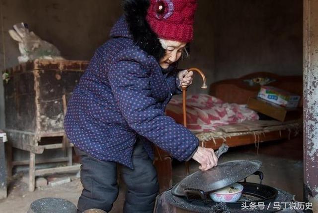 101歲老太皮膚白皙麵若桃花，問容顏不老秘訣，基本沒人能做到！