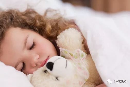 【科學育兒】早睡不一定長高，兩個黃金時間睡覺，孩子長高最有效