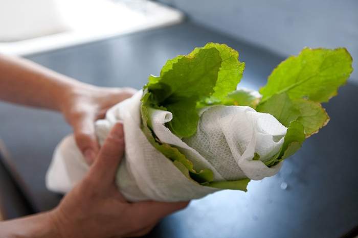 【 10個廚房紙巾妙用 】超好用! 除了吸油，廚房紙巾還有很多用途