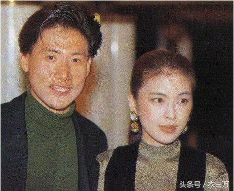 56歲歌神張學友和小四歲妻子近照，真的老了，卻坐擁16億的豪宅