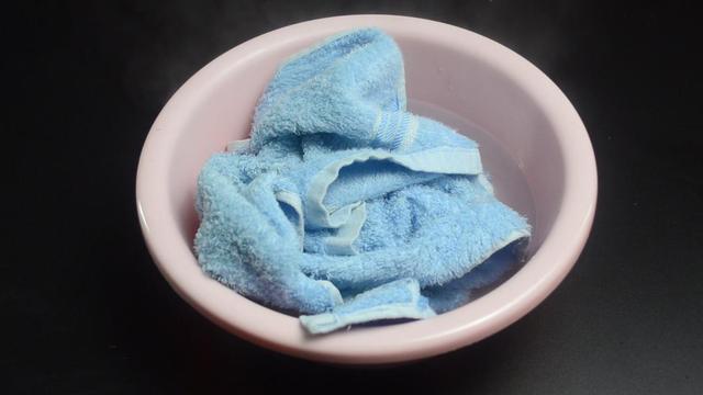 毛巾用久了又髒又臭？ 教你用一秘招，洗完柔軟又乾淨，太實用了
