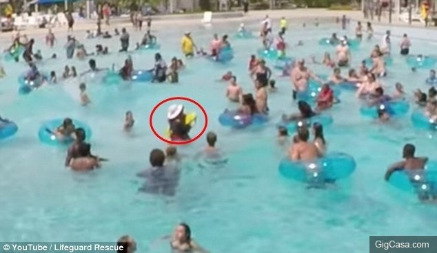 你能看出有人溺水嗎？英勇救生員竟用超強「鷹眼」救了3歲小女孩一命！