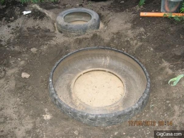 鄰居不解女子為何在院子裡埋下輪胎，最後結果卻讓鄰居刮目相看！