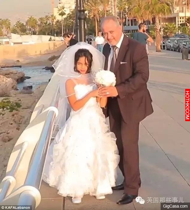 一個老男人和他的「12歲新娘」在拍婚紗照！想不到這個老畜生接著還做出這種事...