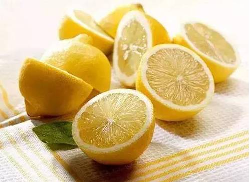 檸檬是女人的寶，可惜90%的人都不知道檸檬的正確吃法