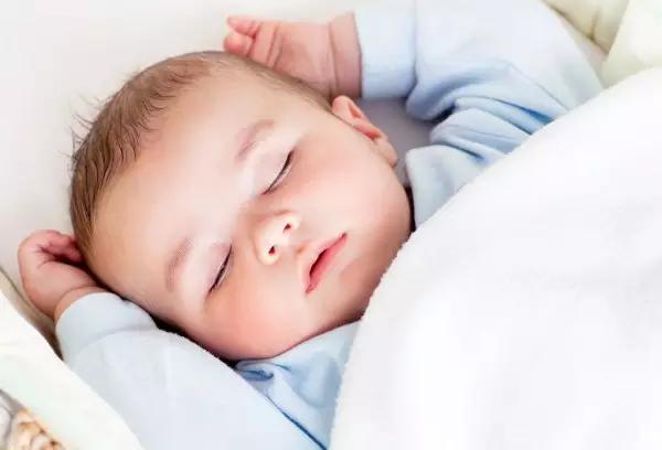 8個睡眠引導技巧，讓你家寶寶睡更好！