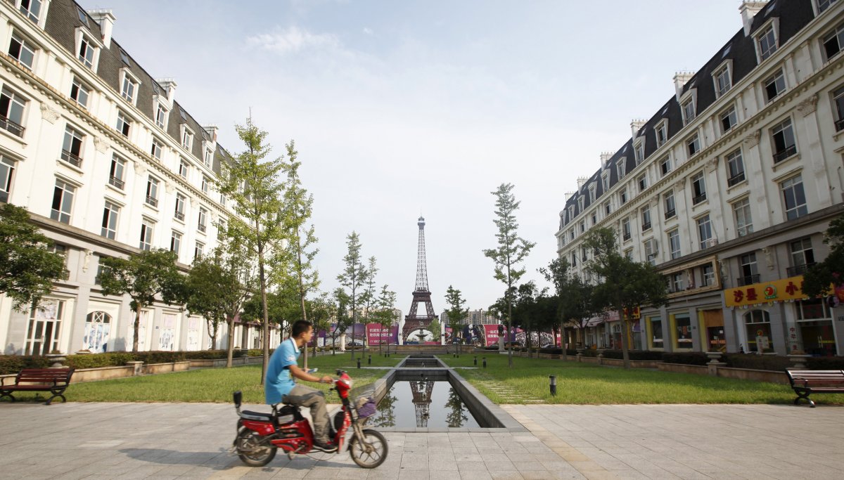 The development of Tianducheng, a Paris replica, began in 2007.
