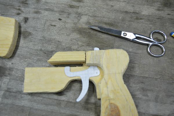 this-mans-homemade-slingshot-gun-is-no-toy-photos-5