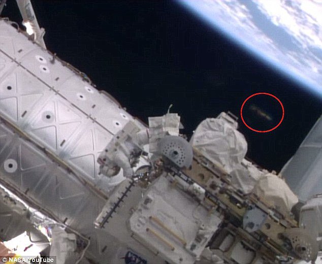 在2014年10月，幽浮愛好者也在太空人Reid Wiserman和Alexander Gerst在太空漫步的一段影片中，發現了太空站附近不尋常的物體。<BR><BR>