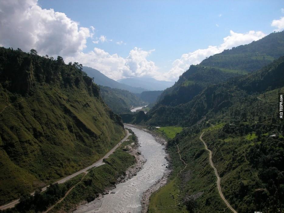 到甘達基河(Kali Gandaki River)泛舟：尼泊爾(Nepal)。<BR><BR>