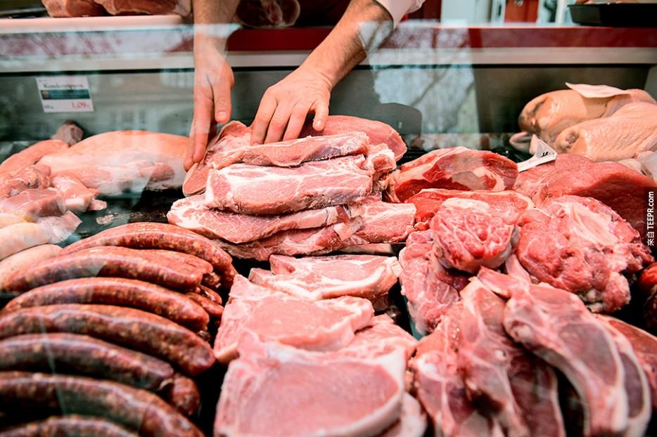 人們需要蛋白質來保持身體健康，若是在美國，這就等於是「吃肉」。<BR><BR>