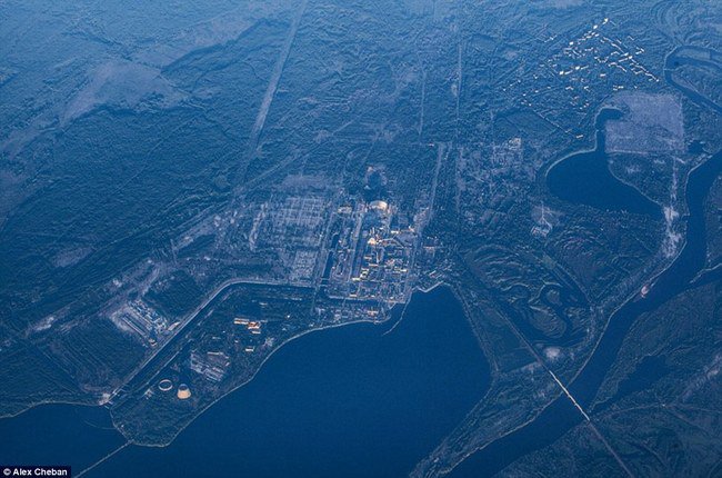 看看2013的空拍圖，再看看森林如何向城市逼近。<BR><BR>