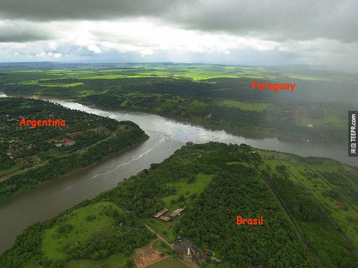 4) 阿根廷，巴拉圭和巴西 – 這樣三國鼎立的情況還挺微妙的。<BR><BR>這三個國家是被Iguazú 河and Paraná 河劃分。<BR><BR>