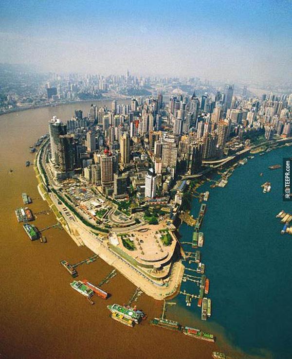 6) 嘉陵江和長江在中國重慶的合流點。<BR><BR>