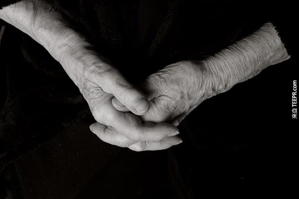 aged-human-body-100-years-old-centenarians-anastasia-pottinger-11