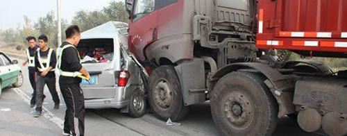 大貨車司機實話告訴你：「我為什麼不踩剎車！」 以後看到大卡車時，千萬別大意！！