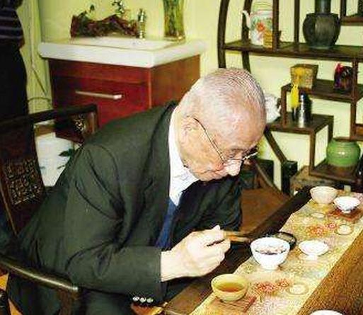 得享茶壽108歲，茶界泰鬥傳奇，年近百歲抱得美人歸