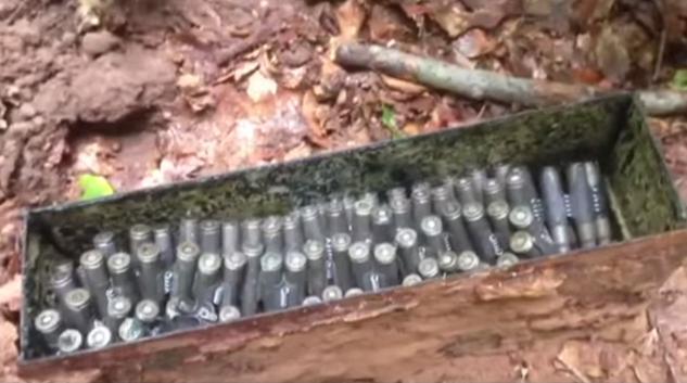 德國男子在森林中意外發現幾幾個鐵箱子，打開一看完全驚呆了！居然是這種東西！