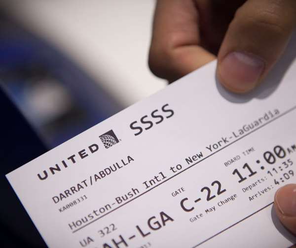 到机场check in后,仔细检查你的登机证,如果出现「ssss」,那代表你