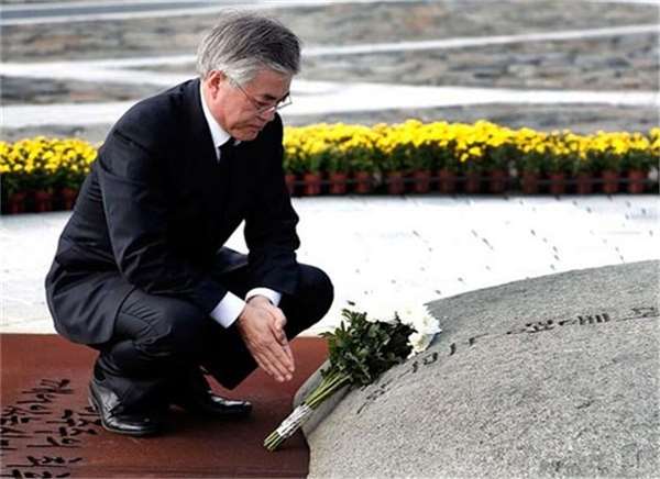 她不顾家人反对执意定情於没文凭又坐过牢的草根男