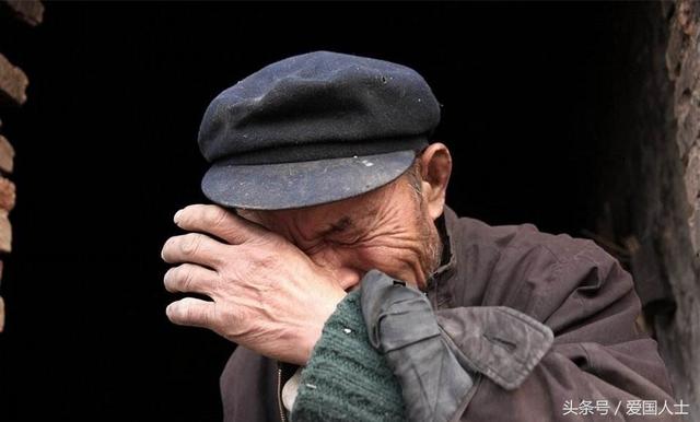 富豪儿子去世后,儿媳和我断绝来往,五年后家里来俩人,我哭红眼