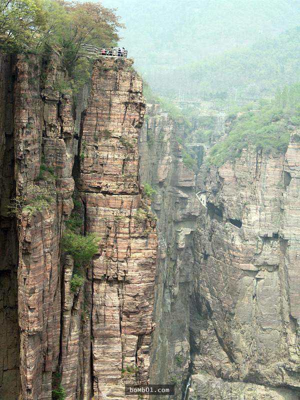 於是他们从偷偷从山西逃跑,有一些申族成功逃到太行山