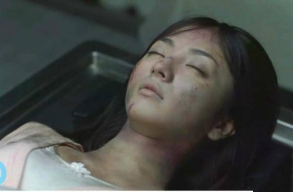 16年后,她父亲开棺整理,却发现女儿尸身未烂!