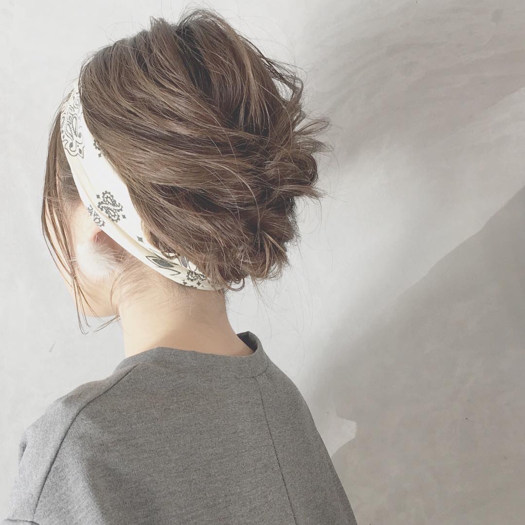 「发带」配上这6款发型设计,绝对能让你的夏天更有夏日气息!