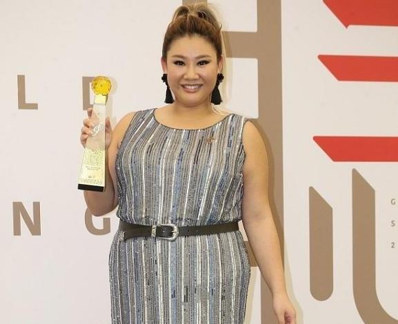 沈殿霞女儿胖出新高度!郑欣宜体重飙升至180斤,父亲郑少秋力挺