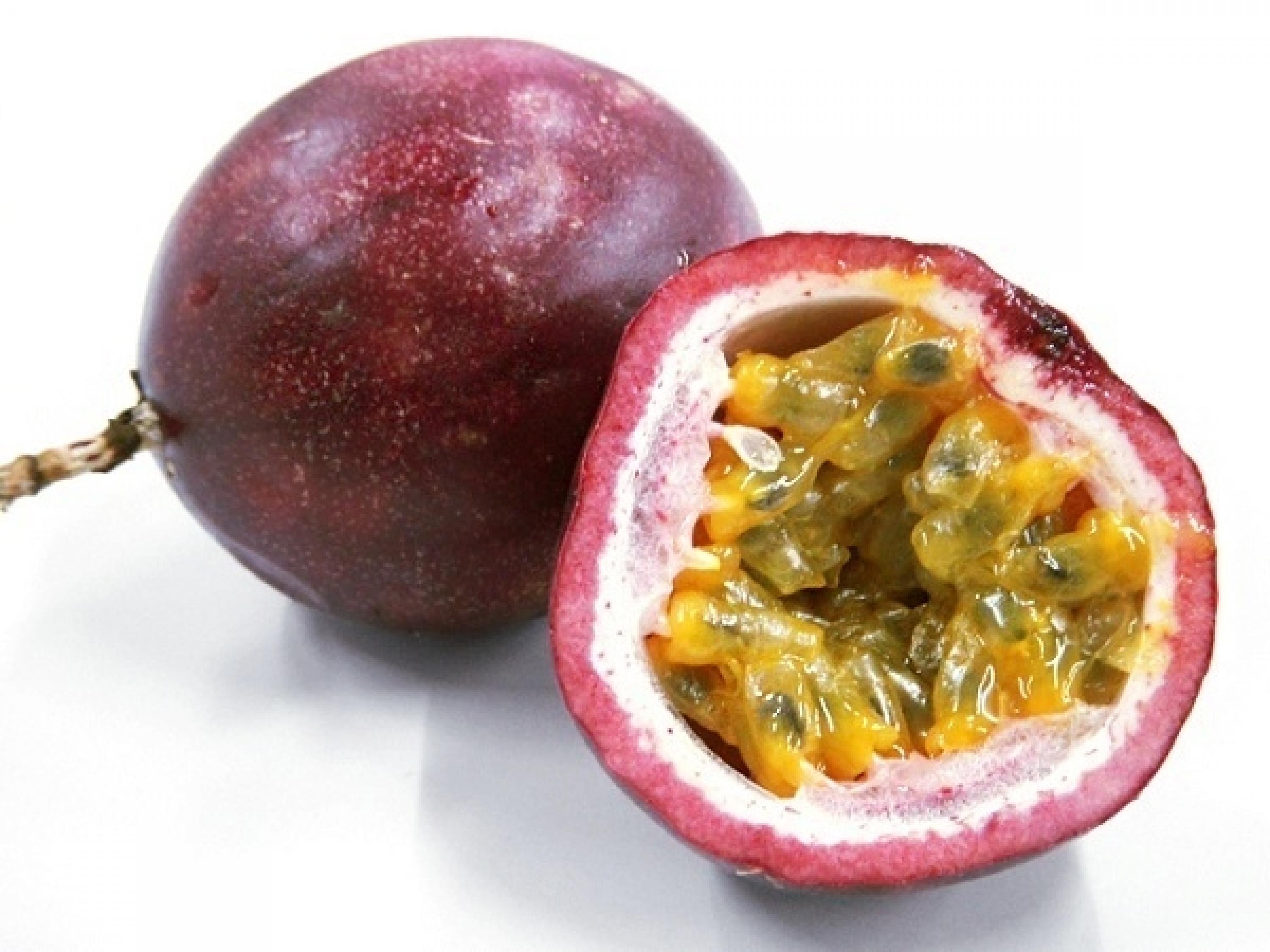 百香果药效顶10个苹果:止咳化痰,降低血压,活血等功效,但百利却有一害