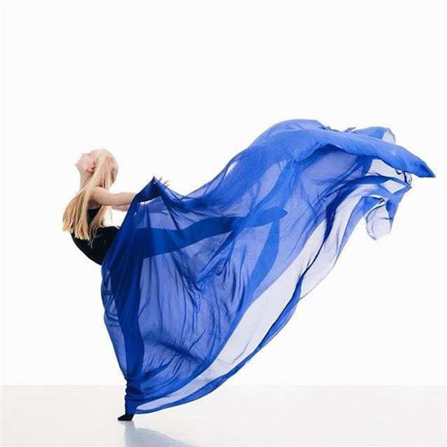 记得去年在节目跳芭蕾舞而爆红的「丹麦天使」吗?