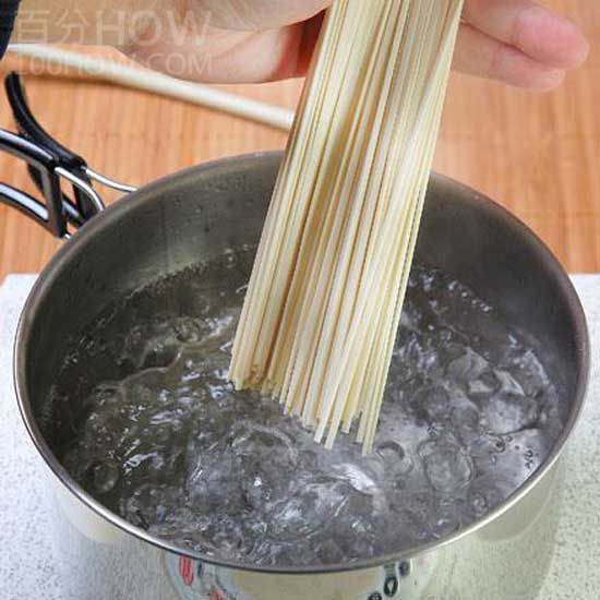 水煮面条要做得好吃,到底有什麼窍门? ezp9 生活网