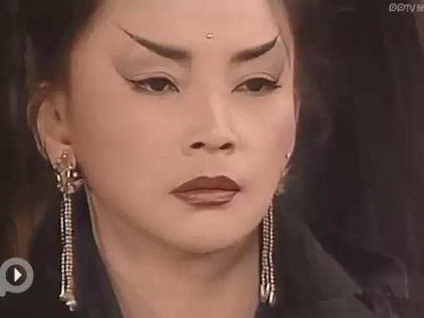 她曾是台灣四大美女之一，當年逼得林青霞自殺， 後戀上黑幫大佬，如今竟然變成了…