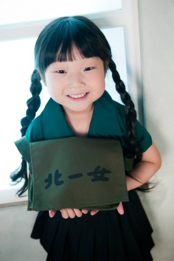 当年的小女孩被找到了.原来本人长得超可爱!