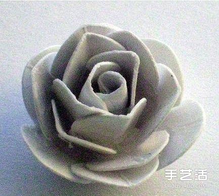 硬紙片摺紙玫瑰花的方法 玫瑰花的折法步驟圖