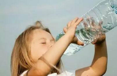 外國人都不喝開水!開水和涼水差別在哪?