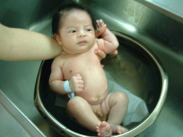 史上最詳細的給寶寶洗澡教程，不看你就等著後悔死
