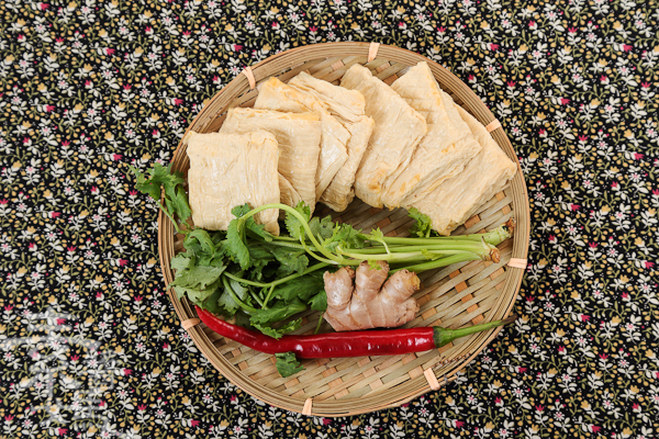 【家常素料理】家裡常有吃不完的豆包，來個新花樣「泰式香酥豆包」 讓你吃素也有千變萬化的感覺