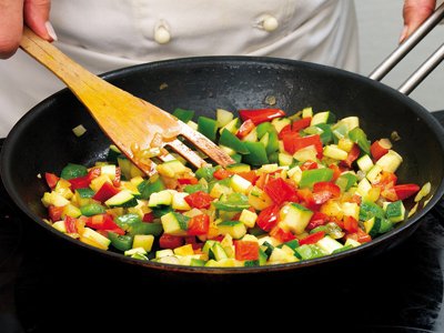 「蔬菜」用開水燙還是急火快炒，哪個好？