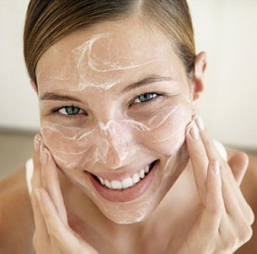 洗臉的四個小技巧，讓你到六十歲都不會老【儘速轉發，功德無量】