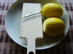 自製「檸檬蜜」，排毒兼減肥，效果比檸檬水強100倍！!