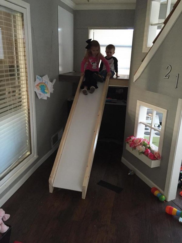 father-builds-kids-indoor-playhouse-diy-17
