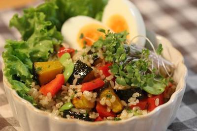 穀物沙拉①：營養滿分◎使用大量蔬菜的發芽糙米沙拉