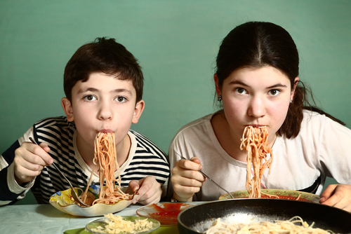 孩子應避開的食物⑥ 鹽份過多的食品