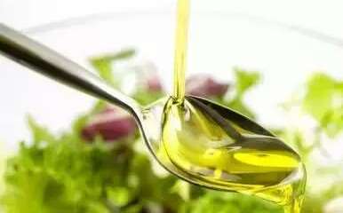 橄欖油對女人的作用很大，可惜90%的女人不知道！